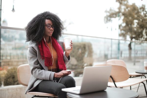 A lady thinking on what not to do in Freelancing